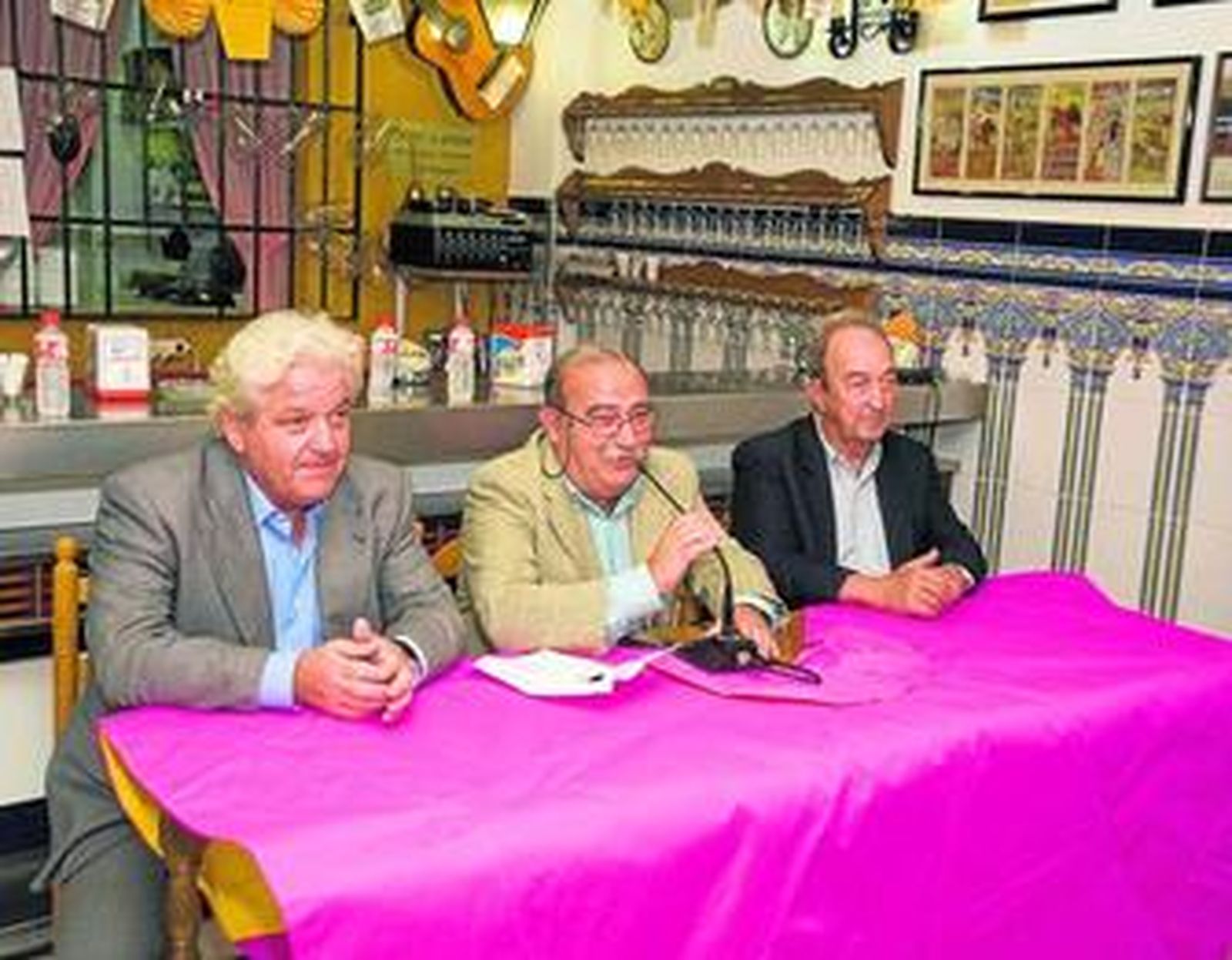 Apolinar Soriano, Ramón Pérez Company y Juan José Rueda.