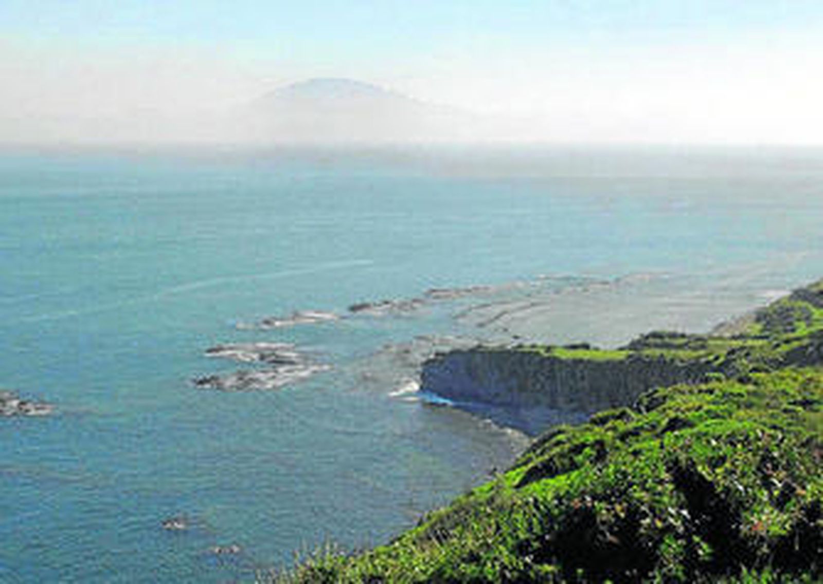 Un acantilado del Parque Natural del Estrecho, en una imagen de archivo.