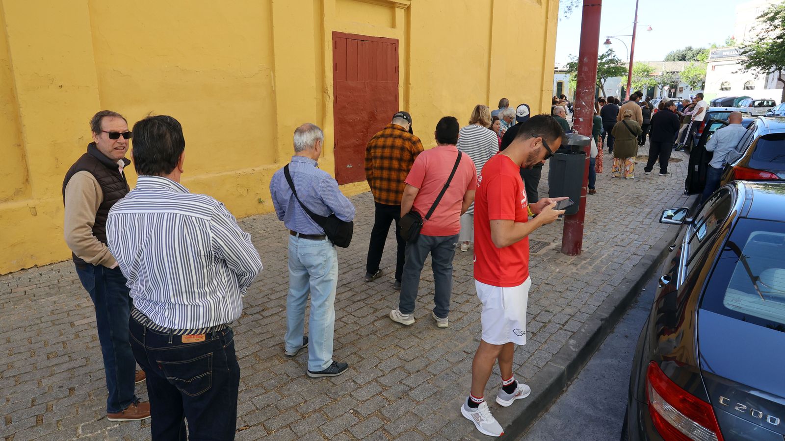 Colas para comprar las entradas de la Feria Taurina de Jerez 2023