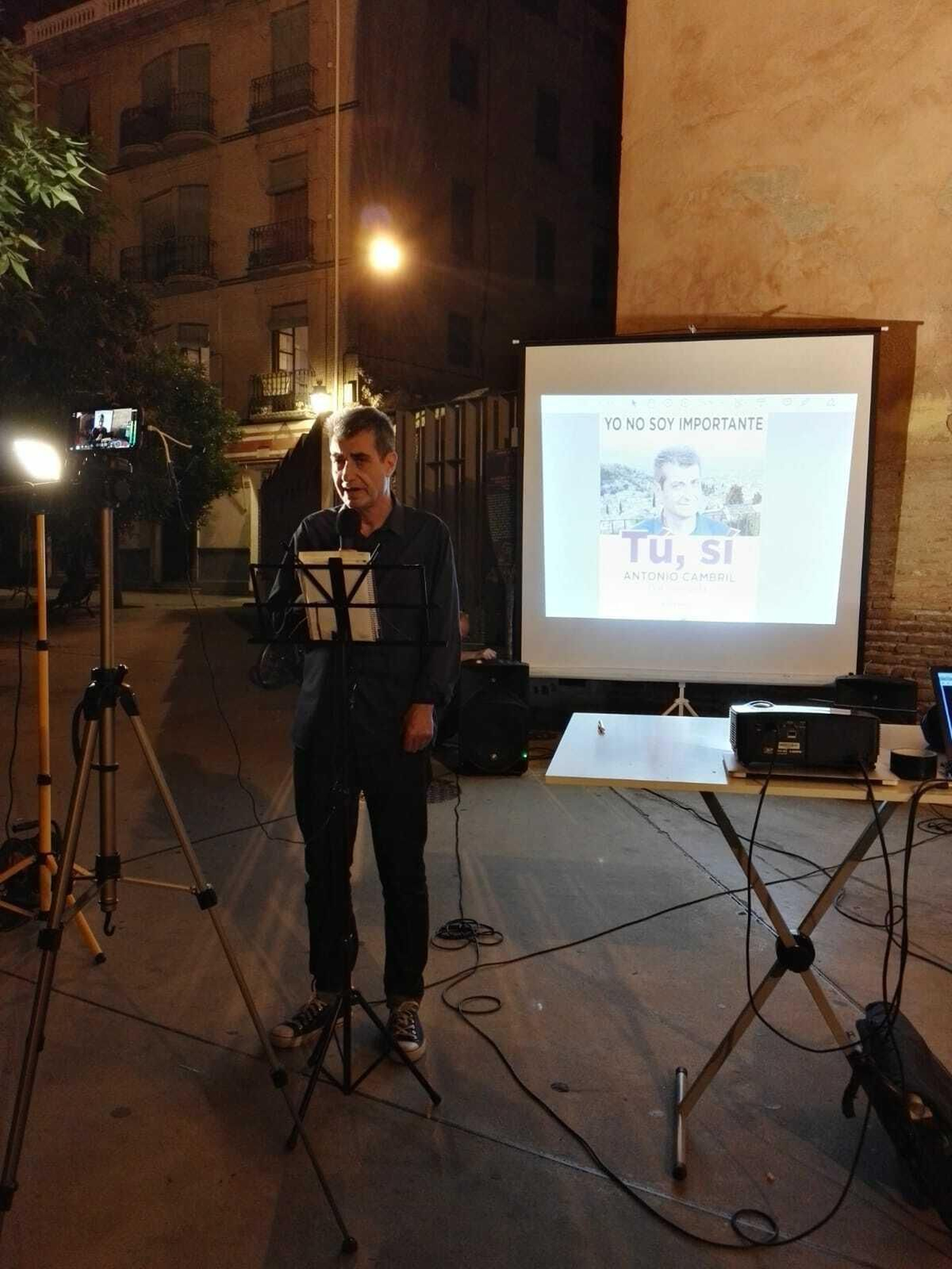 Las imágenes del inicio de la campaña de Podemos-IU