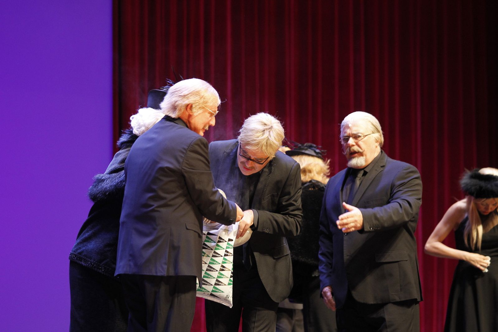 Fotogalería espectáculo La Cubana "Adiós Arturo". Festival Teatro El Ejido