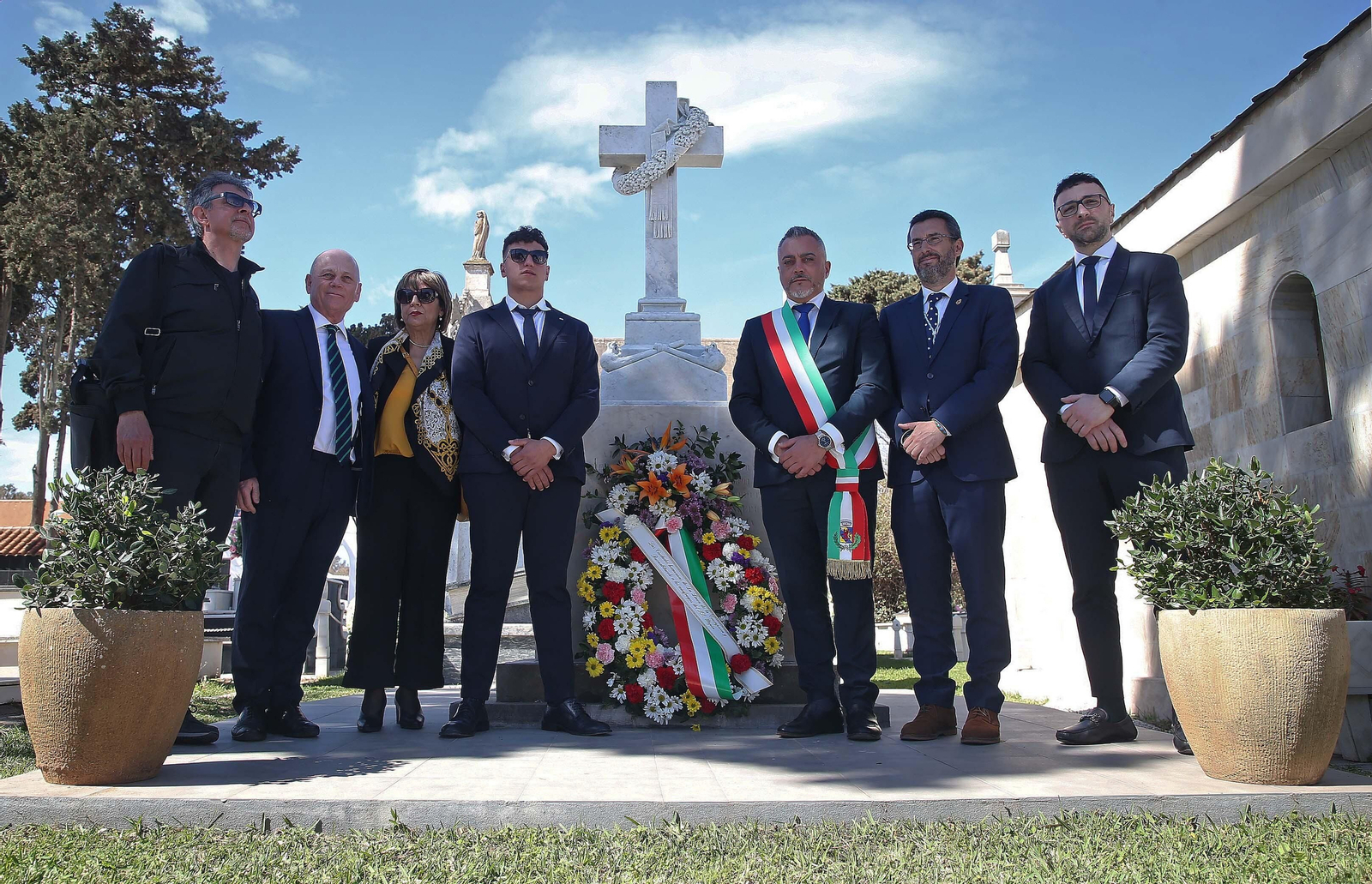 Fotos del acto de hermanamiento de La Línea con Buonabitacolo
