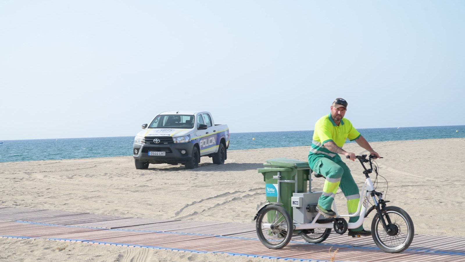 El Plan de Playas de Vera cuenta con nuevos recursos para preservar la limpieza del frente litoral.