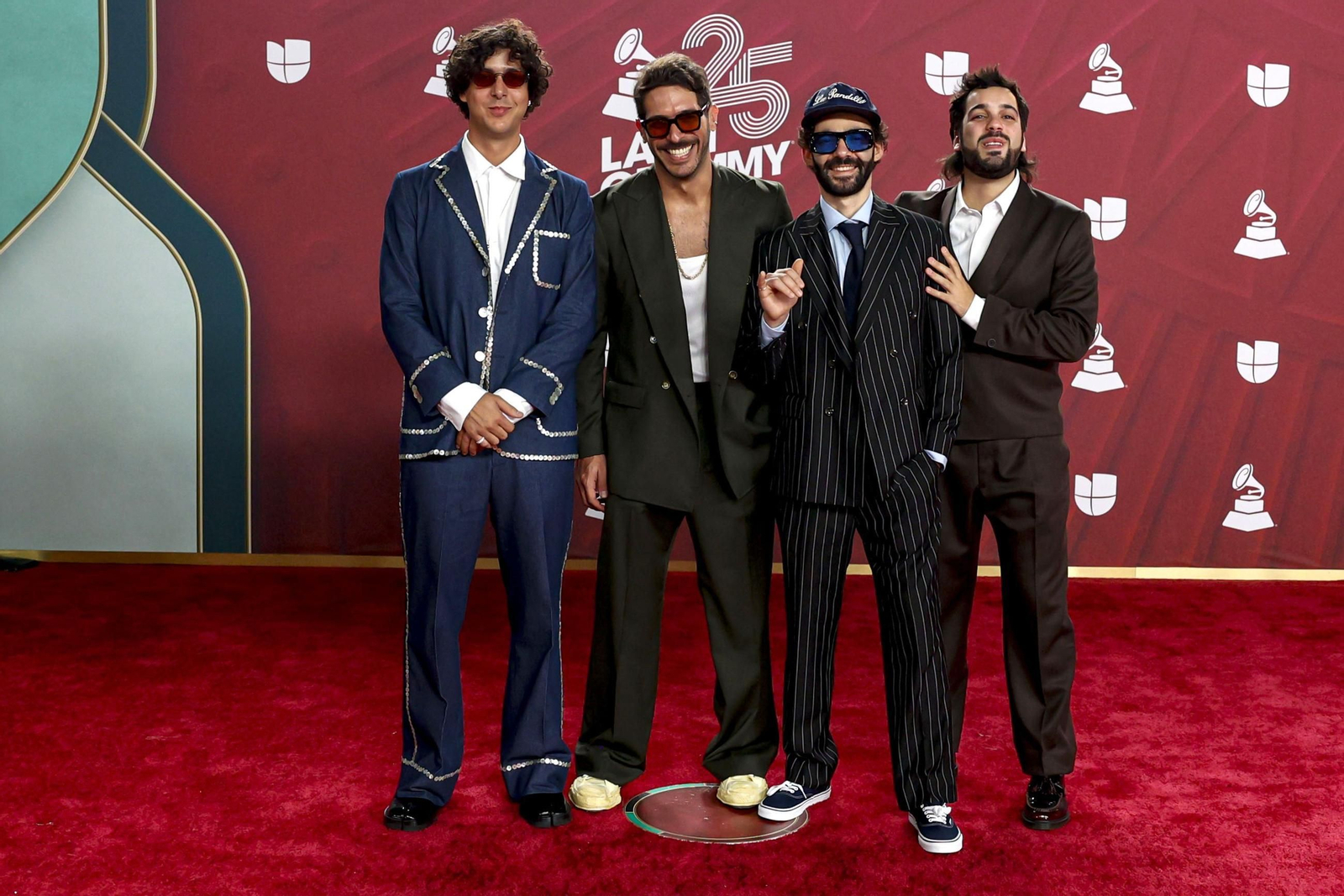 Todos los famosos, tendencias y curiosidades en la alfombra roja de la 25 edición de los Grammy Latinos