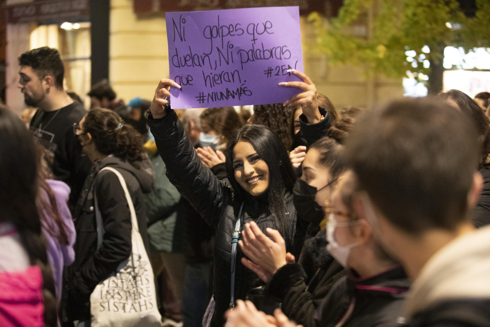 La manifestación del 25-N en Granada en imágenes