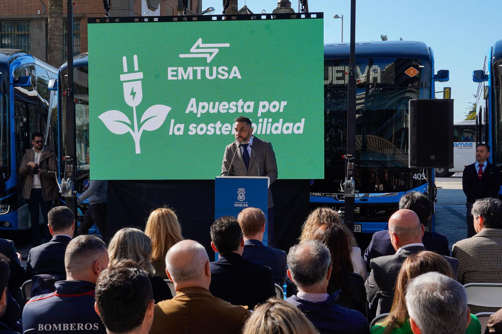 Imágenes de la presentación de los nuevos autobuses eléctricos