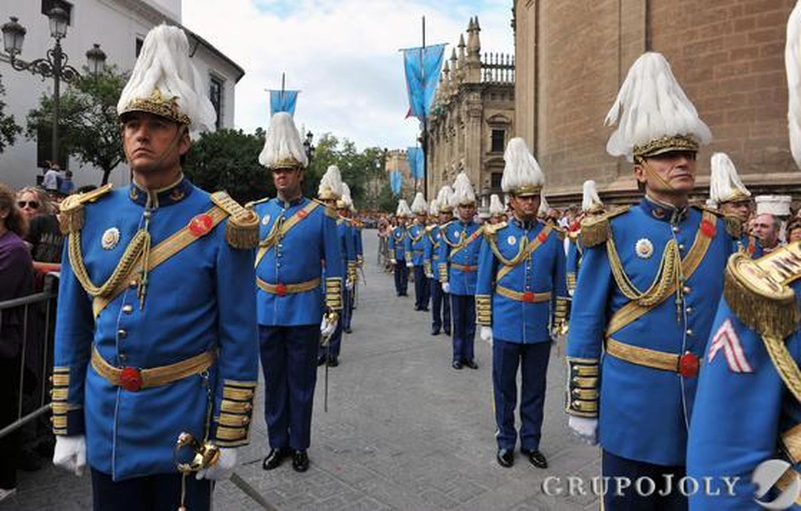 Desfilan para la virgen. 

Foto: Juan Carlos Vázquez