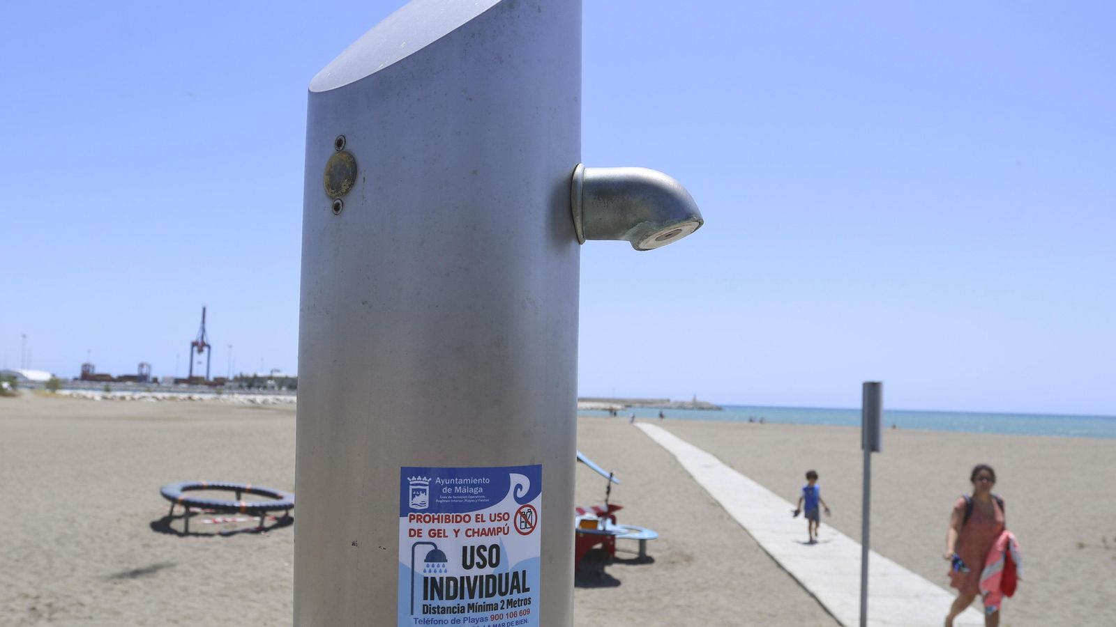 Información a los usuarios para que usen las duchas de manera individual.