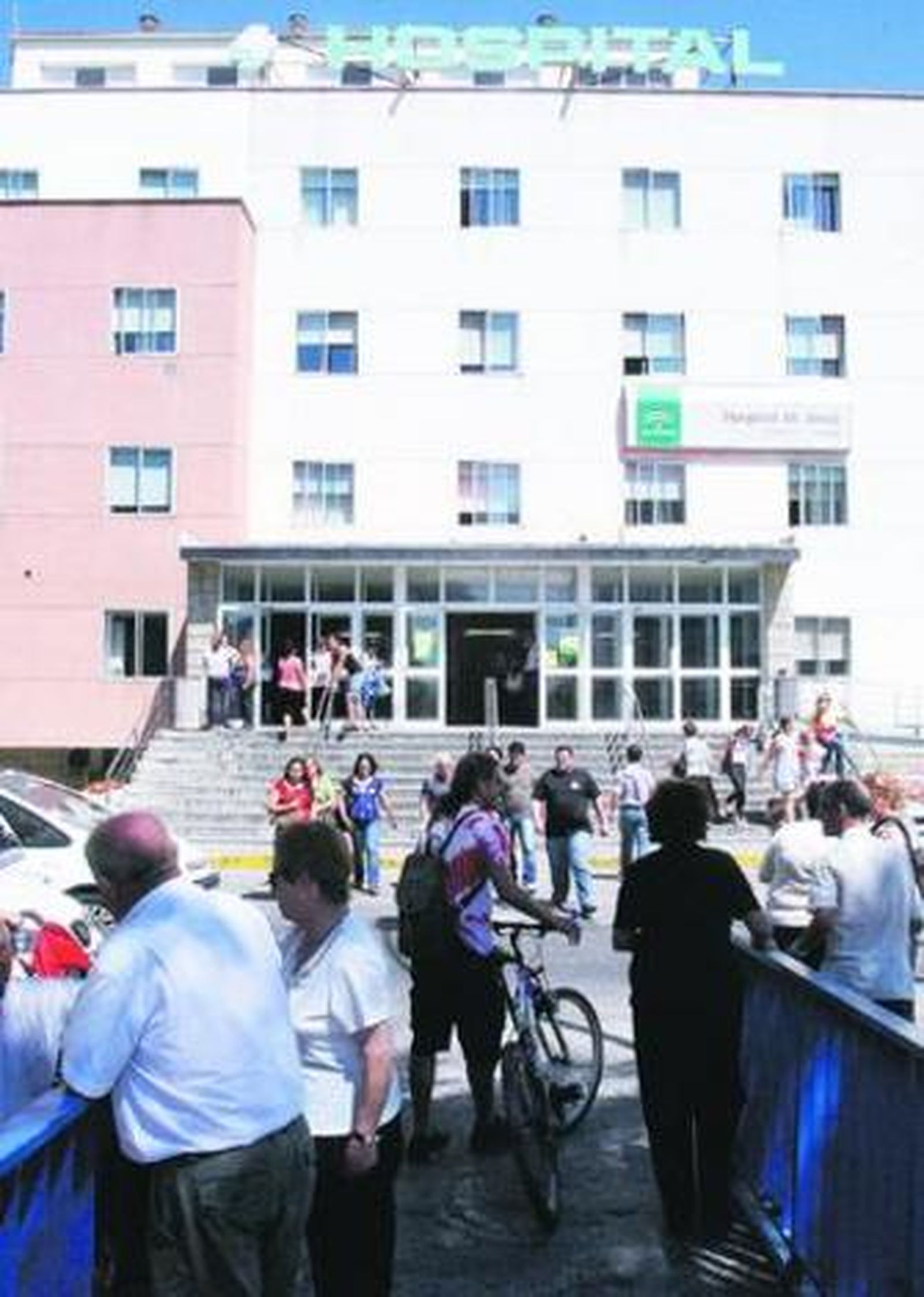 Fachada del hospital de Jerez.