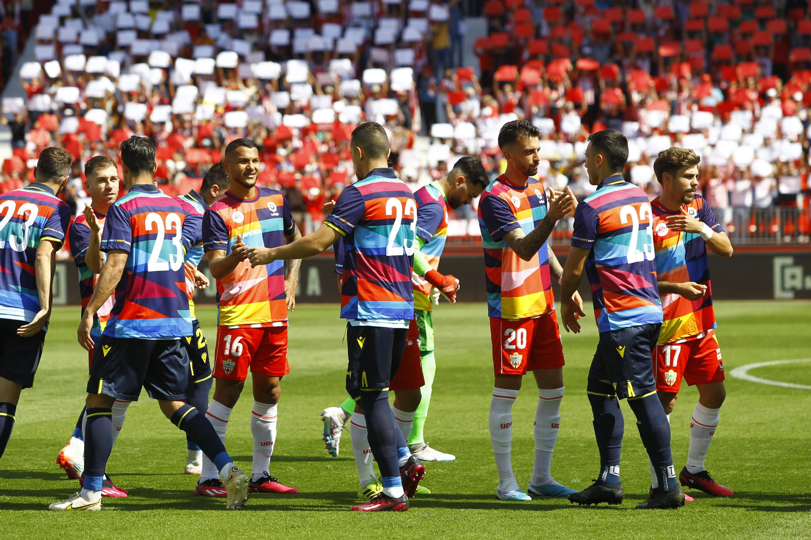 Imágenes del partido de la Liga Santander U.D. Almería-Cádiz C.F.