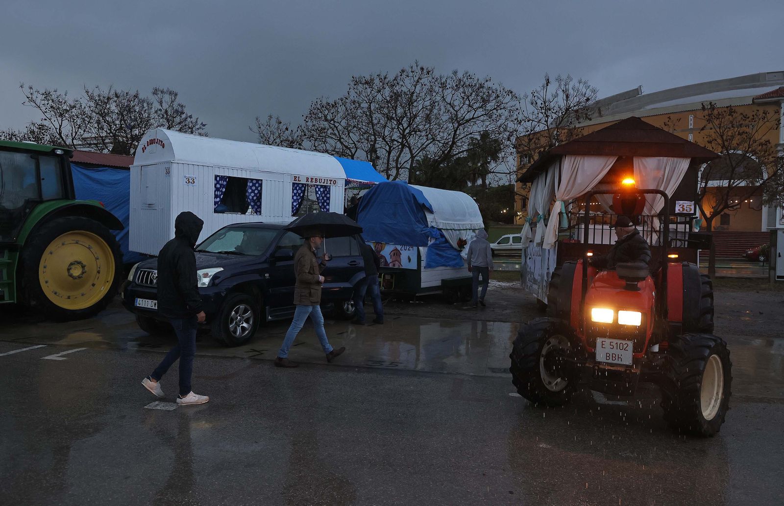 Búscate en las fotos del sábado en la romería de Los Barrios