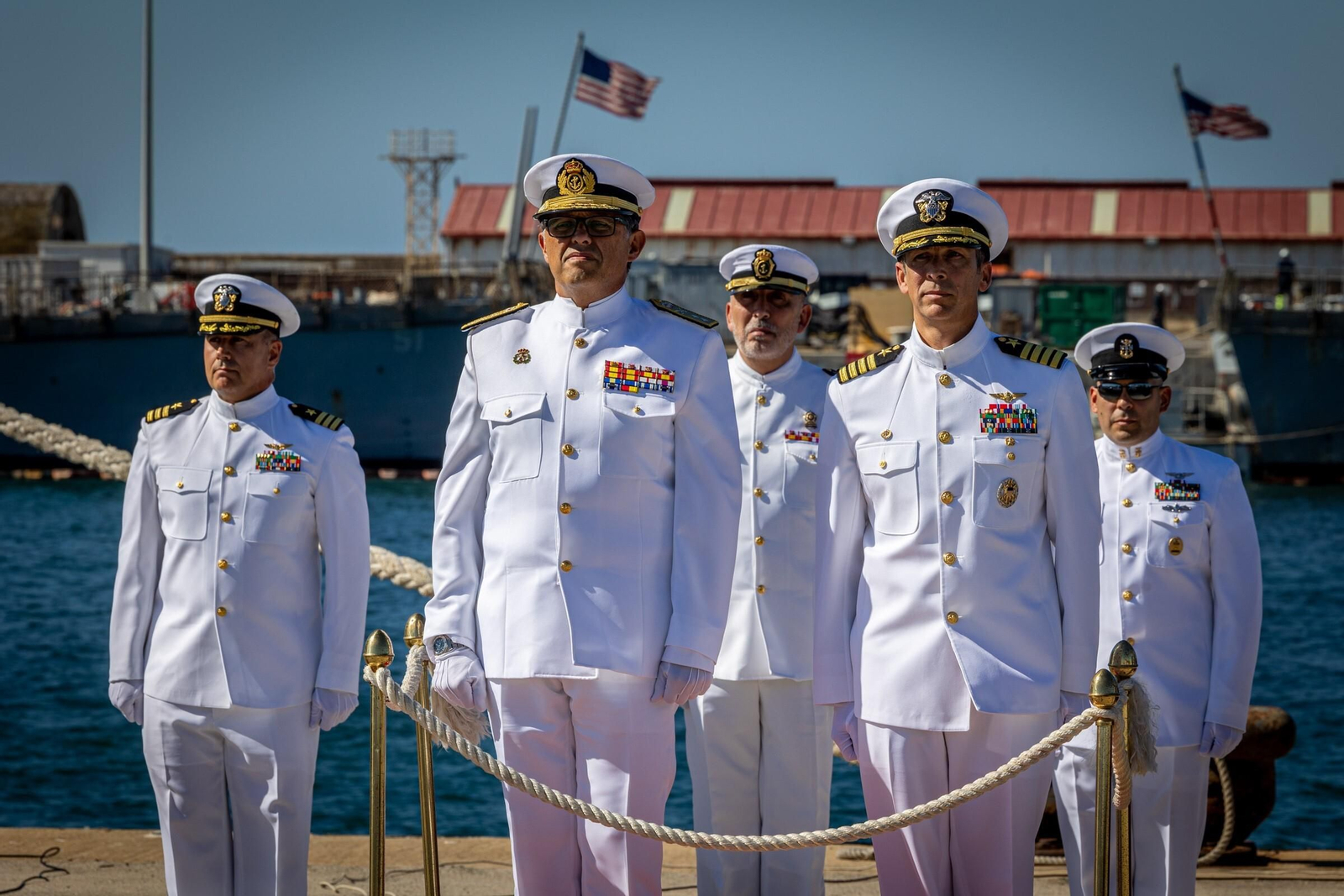Imágenes: España y EEUU conmemoran 70 años de "guardias juntos" en la Base de Rota
