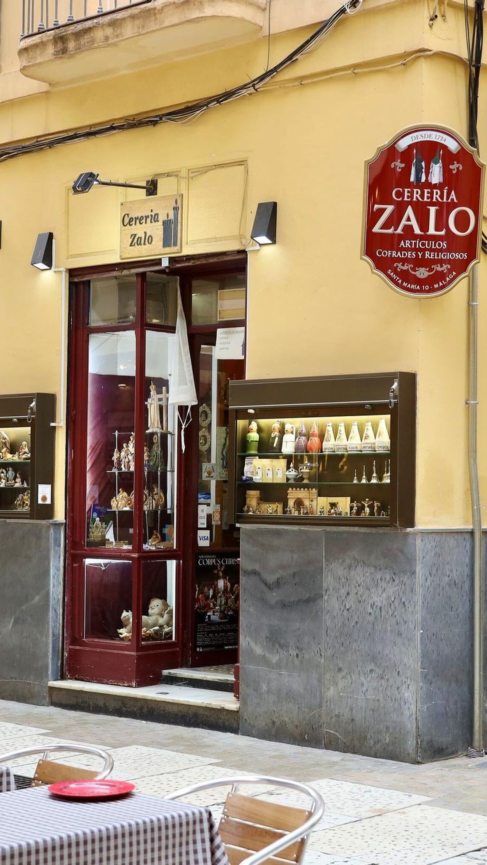 Cerería Zalo en calle Santa María. Cerería Zalo en calle Santa María.