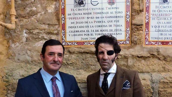 El ganadero Julio de la Puerta sufre un grave percance en el campo