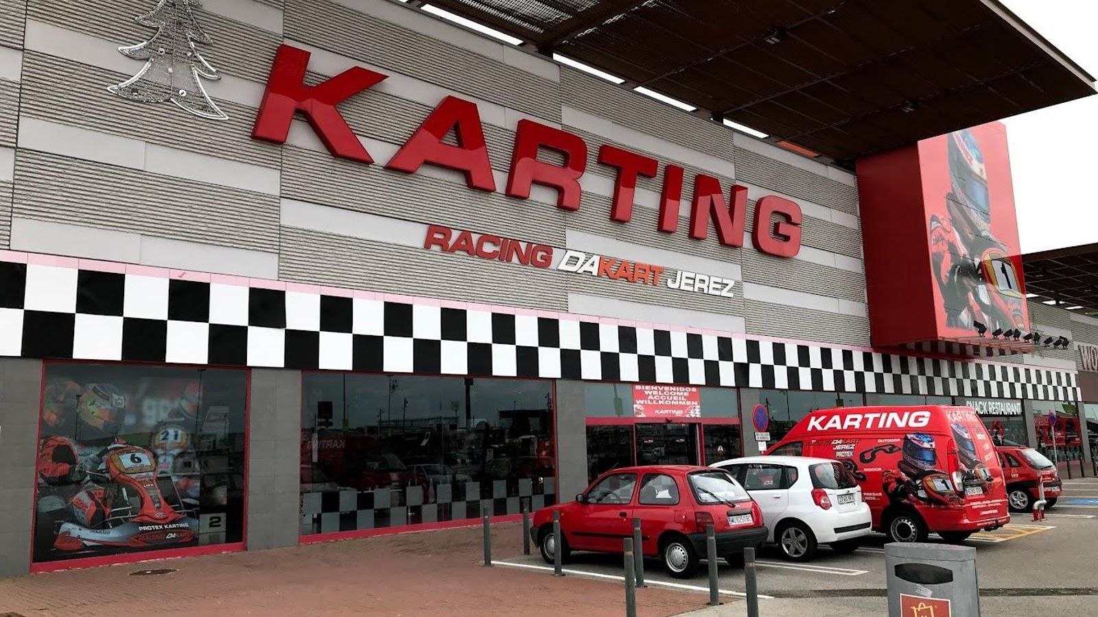 Fachada Karting Jerez, en Luz Shopping.