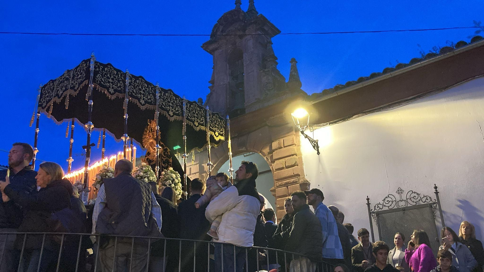 Viernes Santo en Montoro: Esperanza para acompañar a los Estudiantes y al Sepulcro, en imágenes