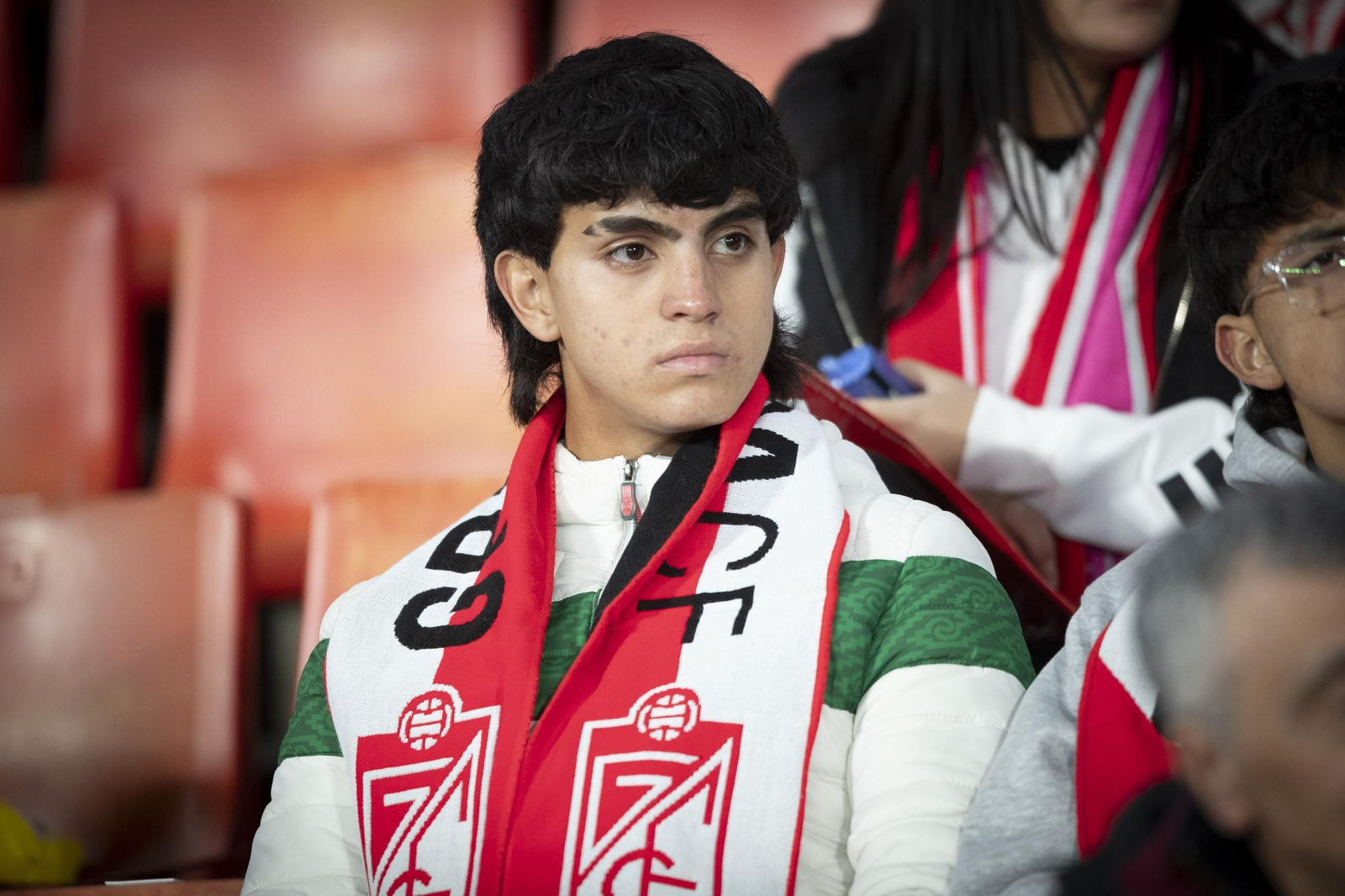 Las mejores fotos del ambiente en Los Cármenes para el derbi andaluz entre Granada CF y Córdoba CF