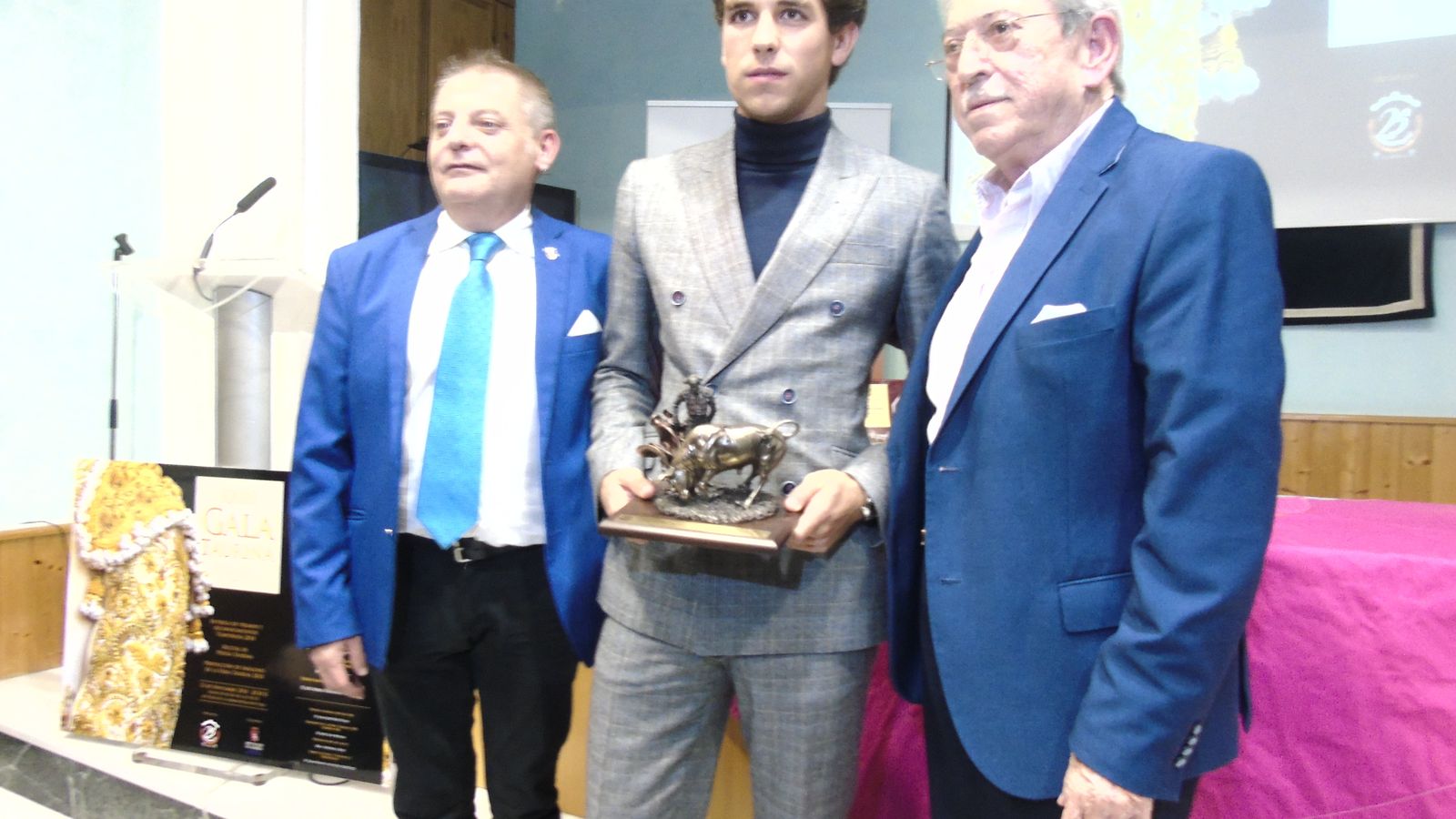 Ginés Marín, premio Juan Luis de la Rosa al mejor toreo de capa.
