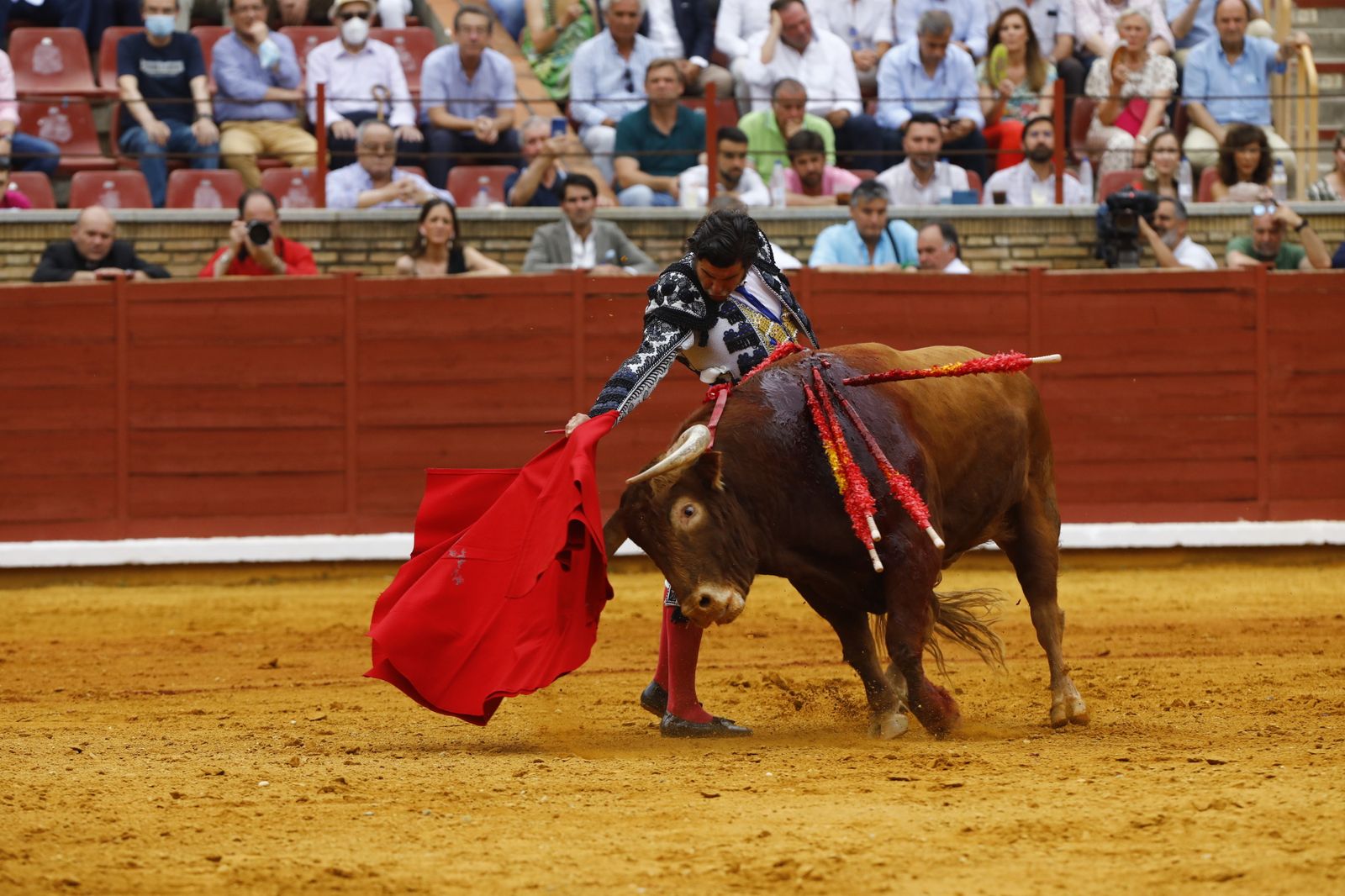 La corrida mixta de Diego Ventura, Morante de la Puebla y Pablo Aguado en Córdoba, en imágenes