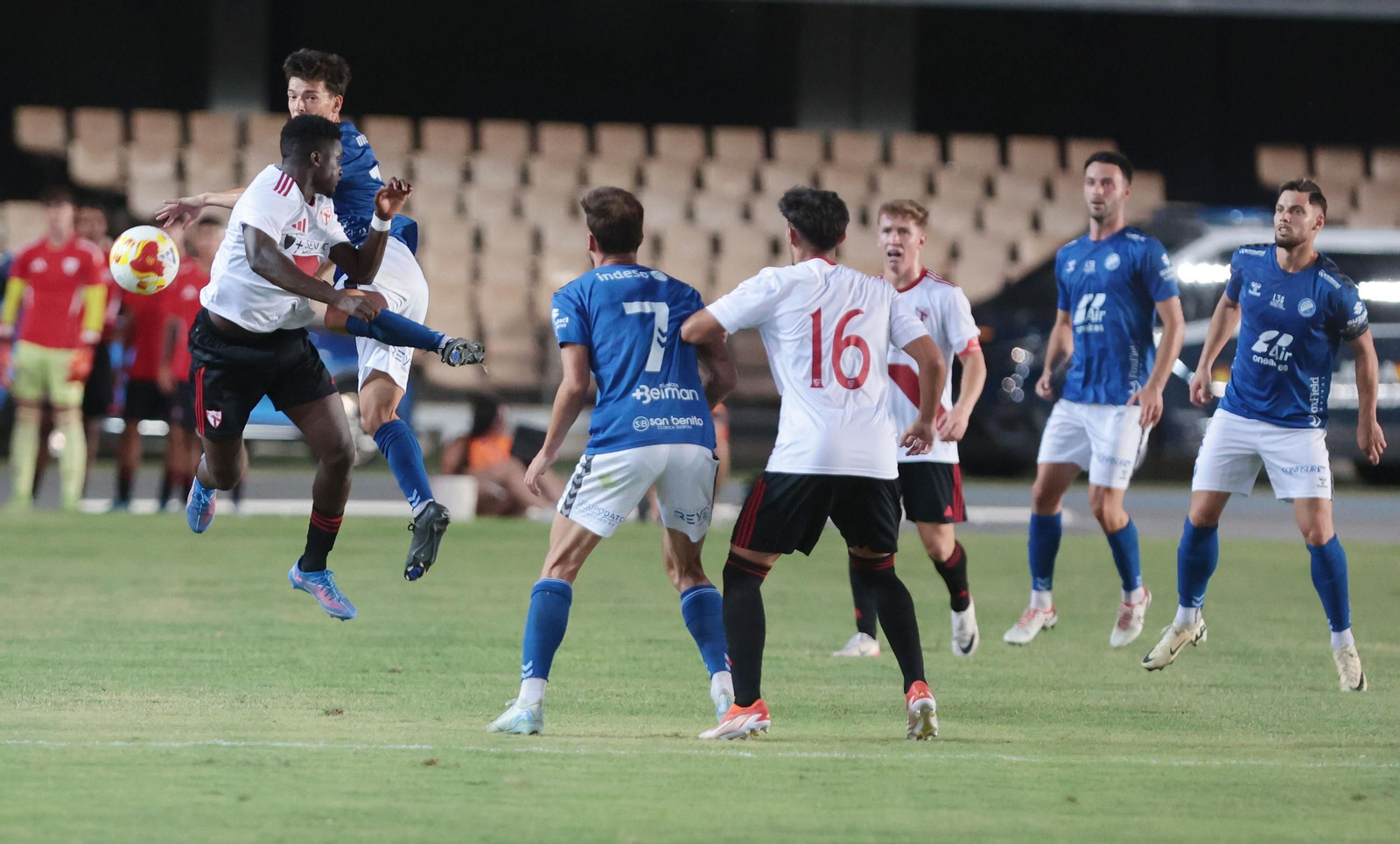 Imágenes del Trofeo Pepe Ravelo entre Xerez DFC contra Sevilla Atlético en Chapín