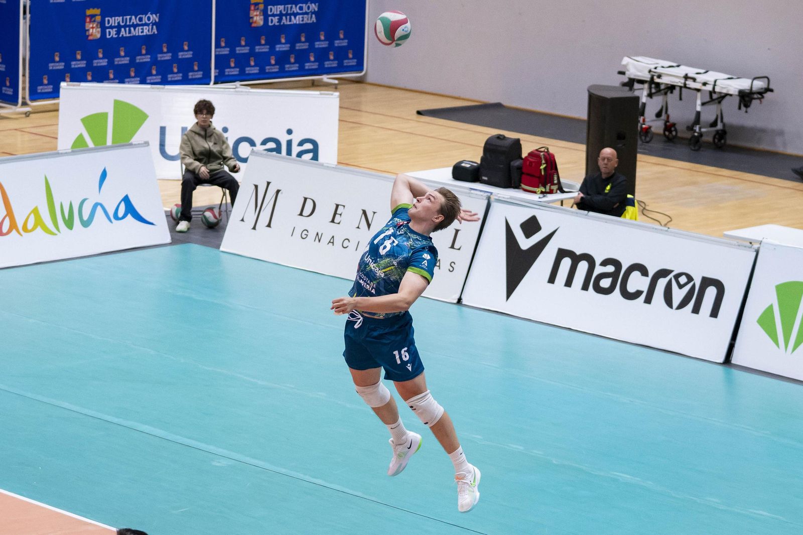 Las imágenes del partido de Superliga entre Unicaja Costa de Almería y Instercap Asisa Tarragona