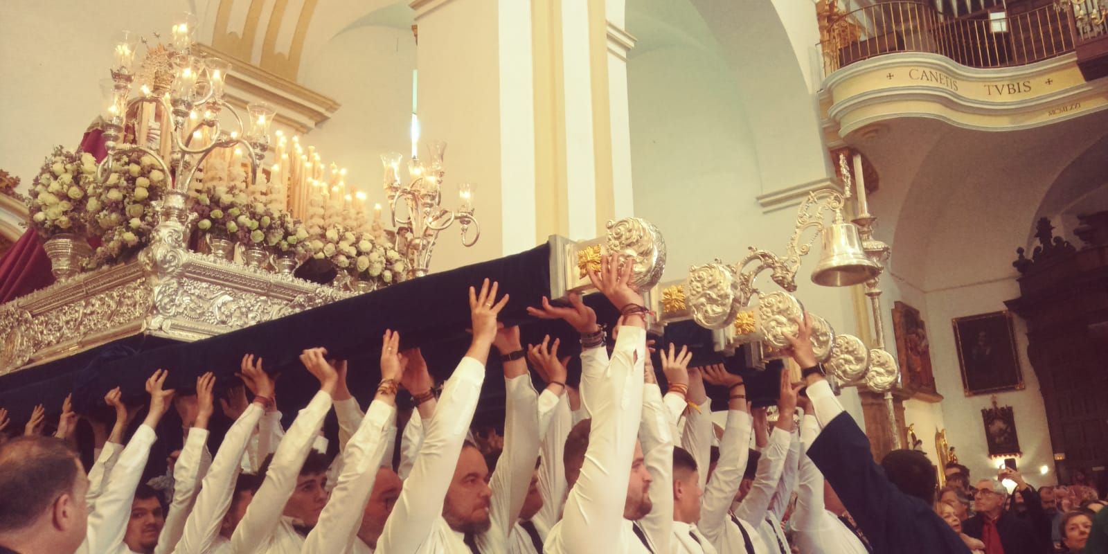 La amenaza de lluvia desluce el Domingo de Resurrección en Marbella