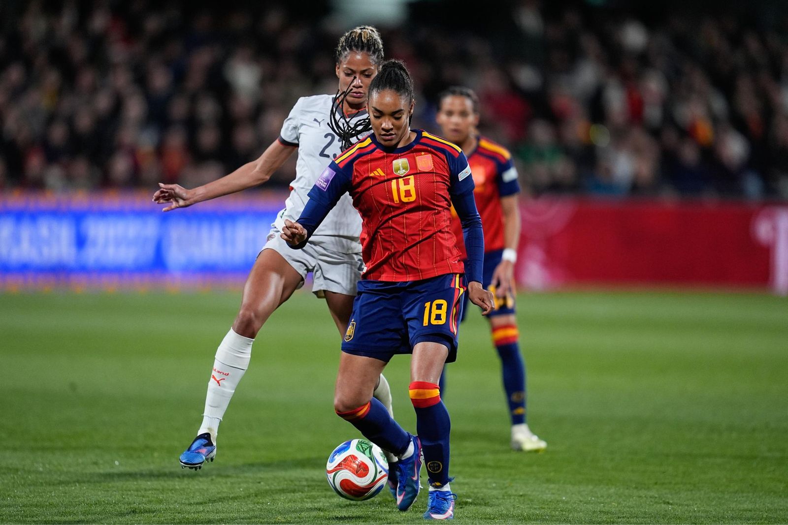 Las fotos del España-Islandia de fútbol femenino