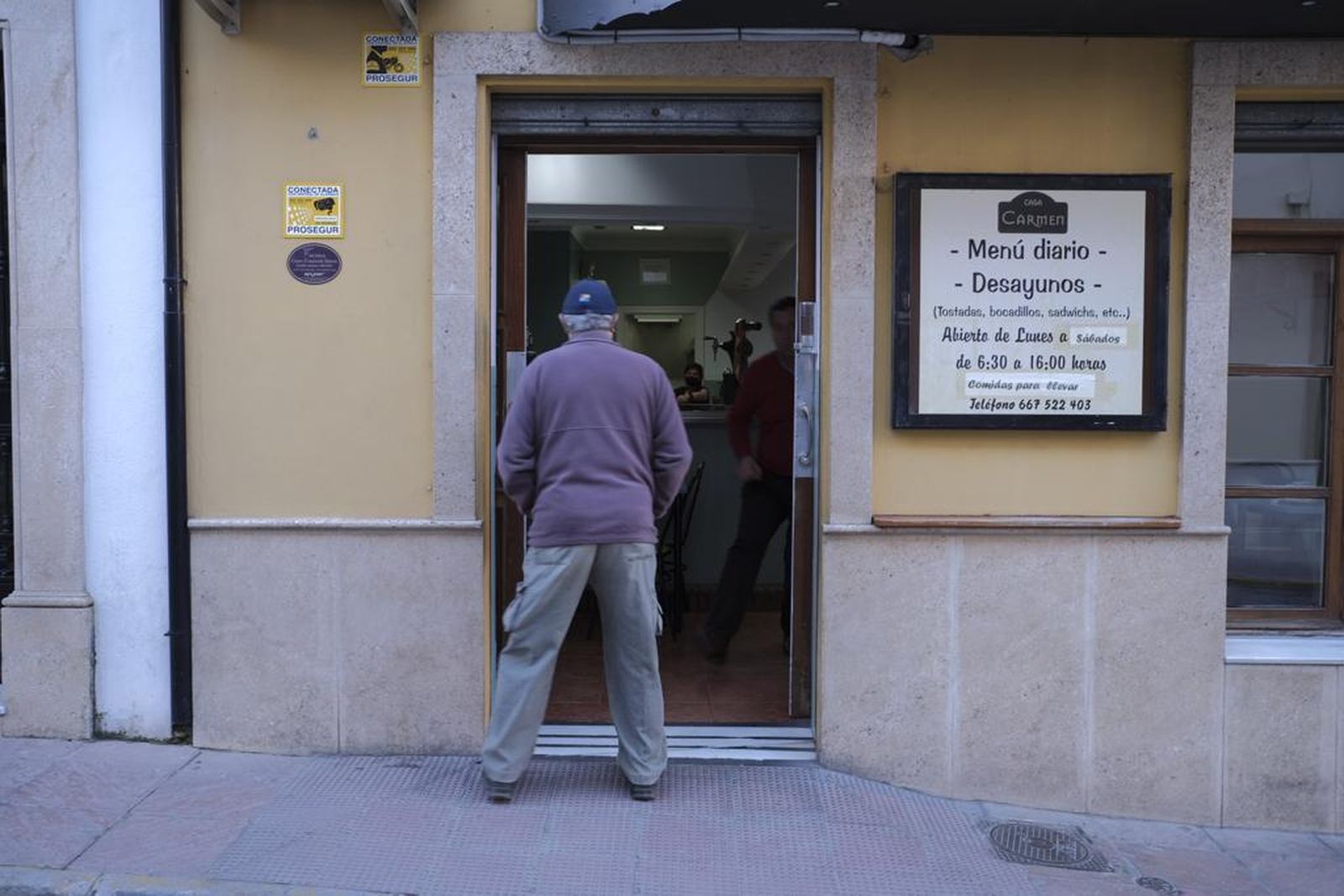 Las fotos de la tímida apertura de bares en Ronda