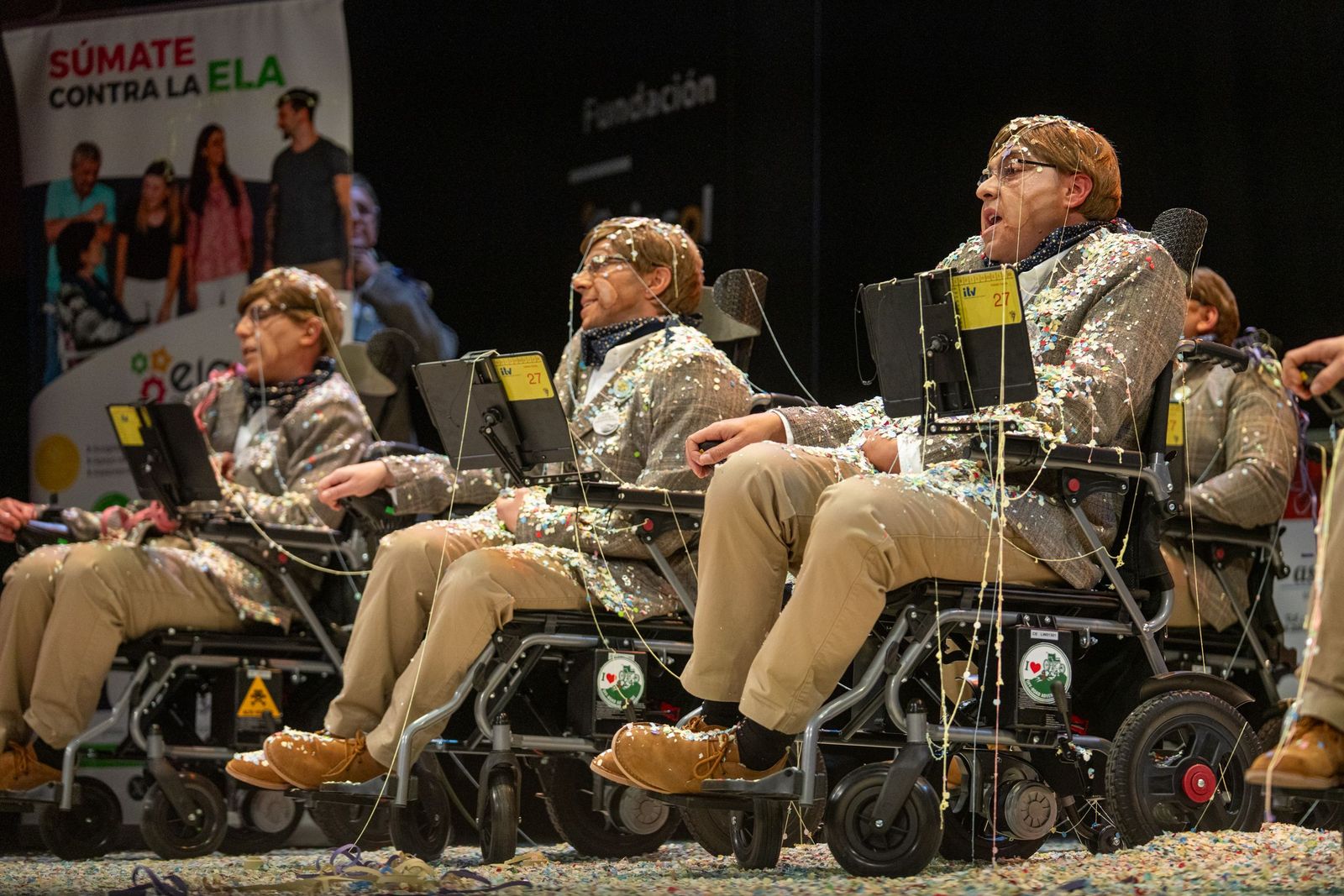 Detalle del tipo elegido por 'Una chirigota en teoría' durante su actuación.