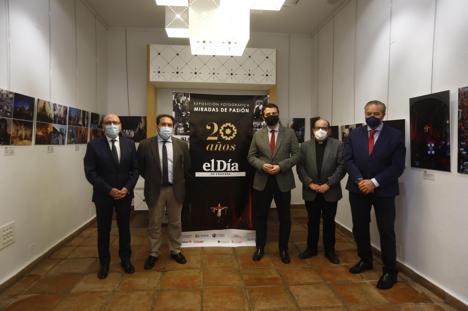 Presentación de la exposición fotográfica 'Miradas de pasión' que conmemora los 20 años de El Día de Córdoba.