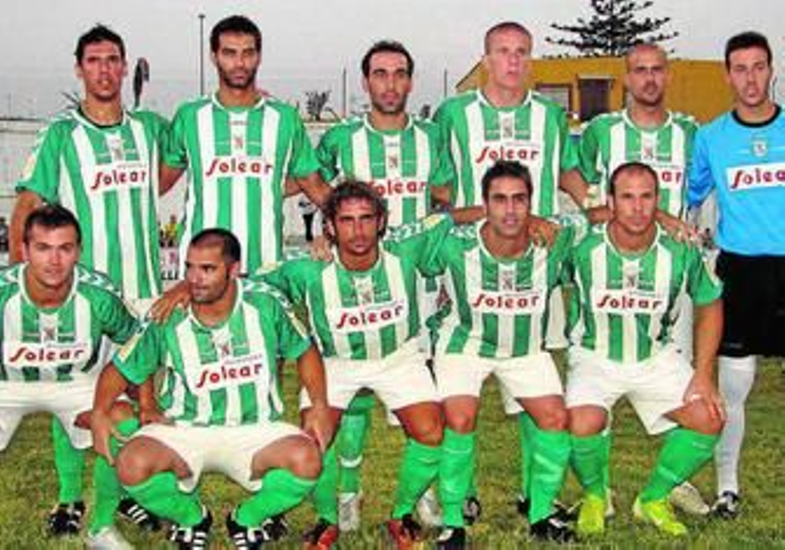 Una formación del Sanluqueño en un amistoso contra el Cádiz.