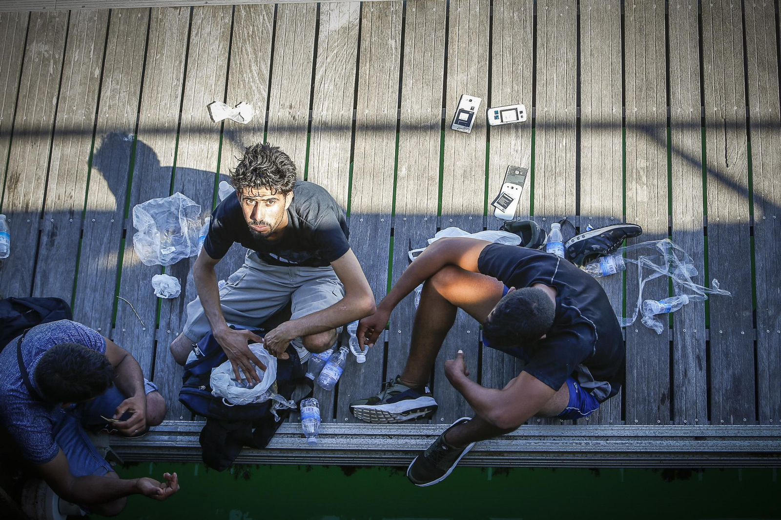 Llegan a Puerto América 32 inmigrantes rescatados de una patera