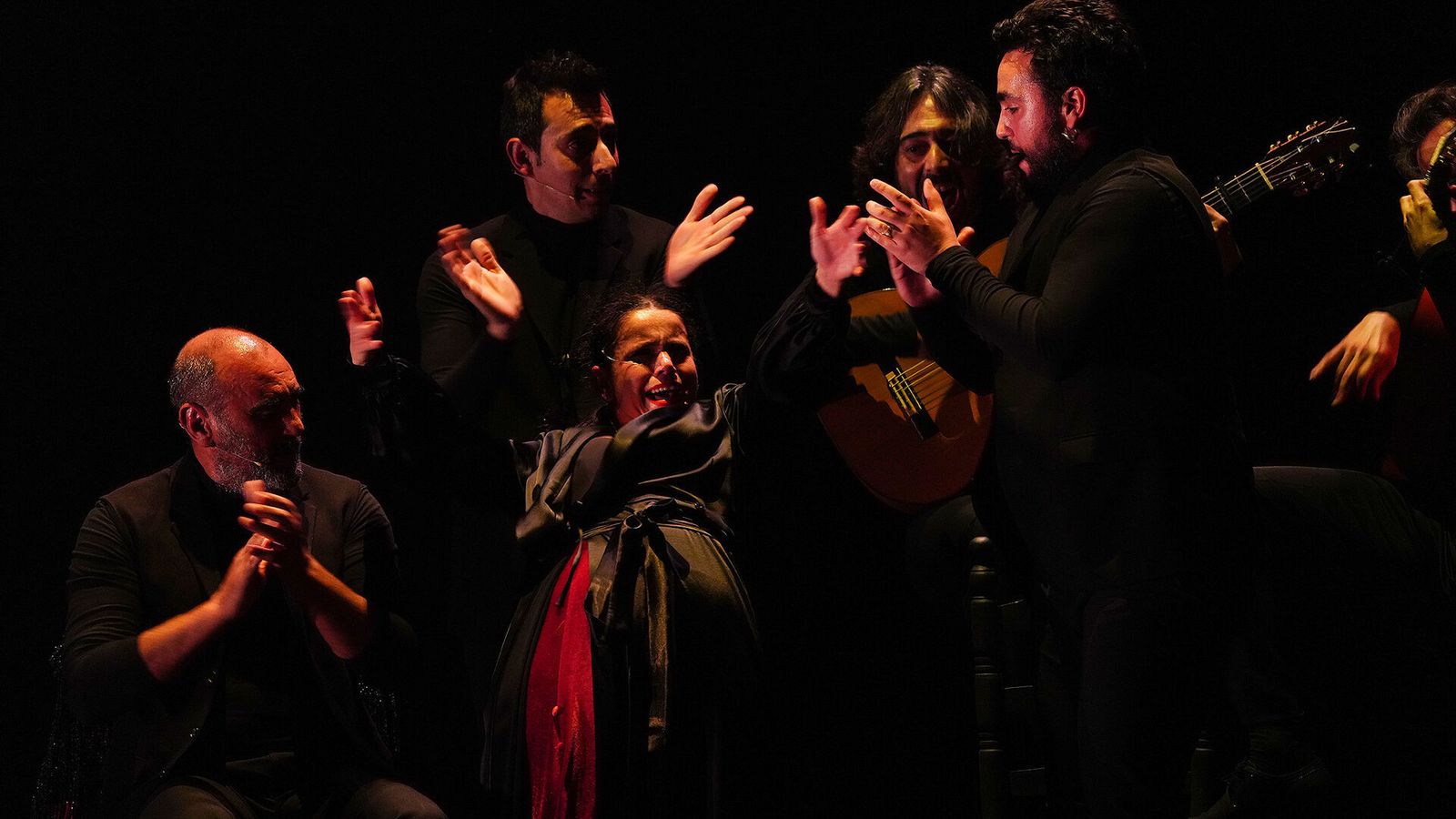 Pepe de Pura e Ismael de la Rosa 'El Bola' cantándole a María Moreno