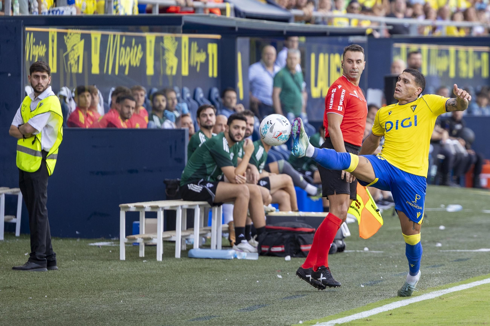 Búscate en las imágenes del Cádiz CF-Albacete