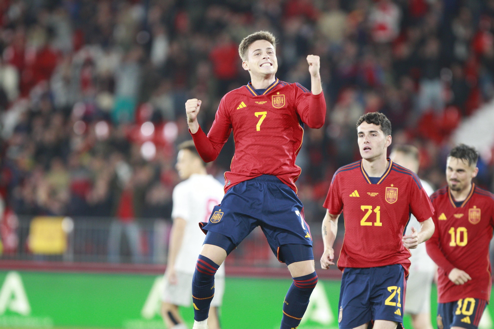 Imágenes del partido de fútbol amistoso entre las selecciones de España y Suiza Sub 21, disputado en Almería