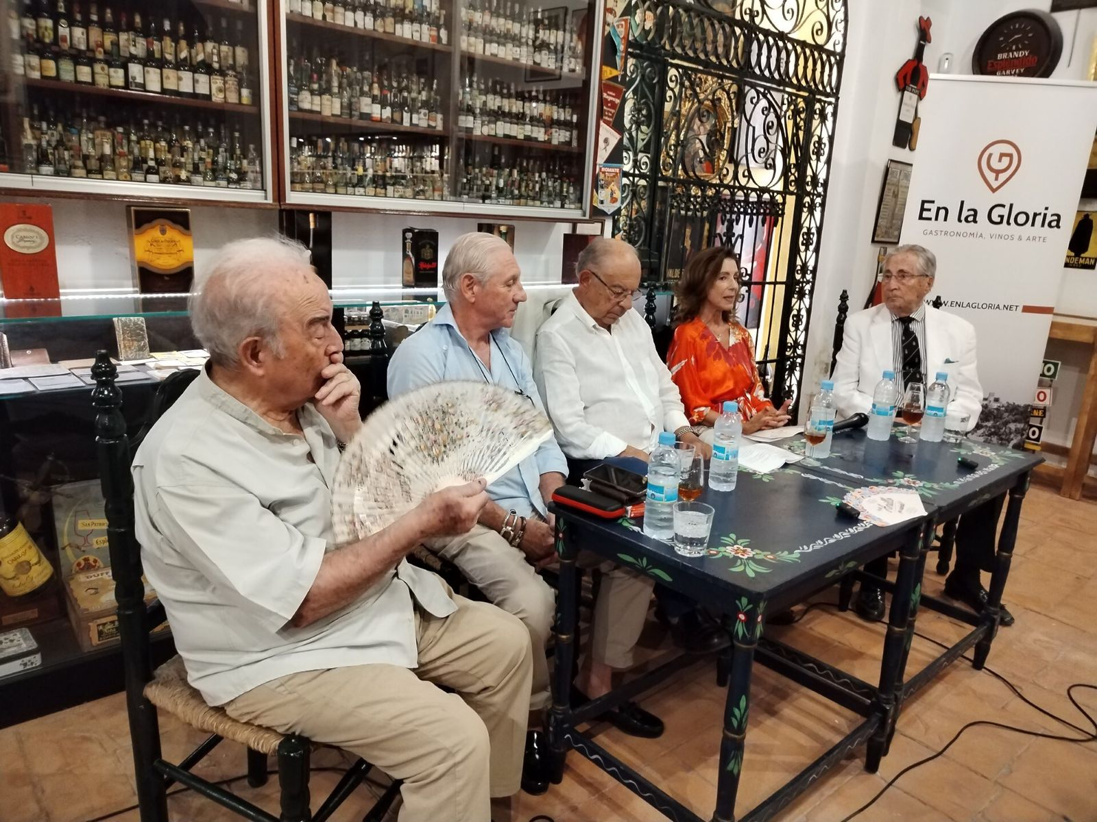 ‘La Galería del Jerez’ acogió una interesante mesa redonda sobre la Fiesta de la Vendimia.