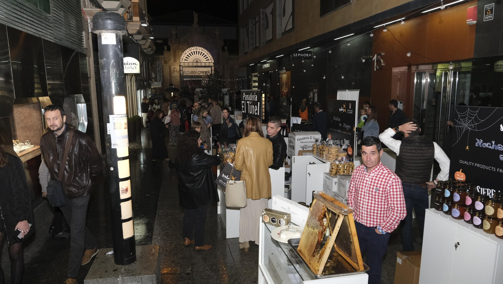 Imágenes de la Noche en Negro de Almería