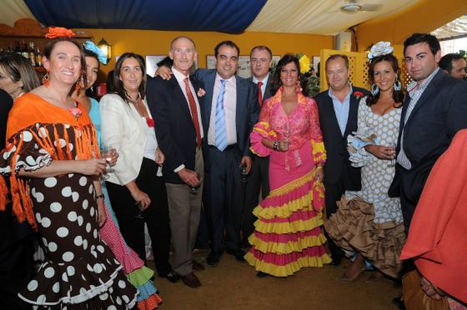 Marta Badanelli, Isabel García, Paula Badanelli, Ignacio Badanelli, David Fernández, Antonio Prieto, vicepresidente del Córdoba Club de Fútbol, José Carlos Gómez y Auxi Ariza.

Foto: Manuel Mateo