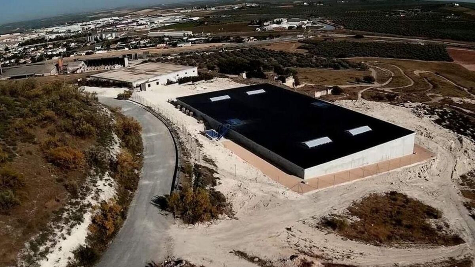 Panorámica del depósito de agua de Puente Genil.