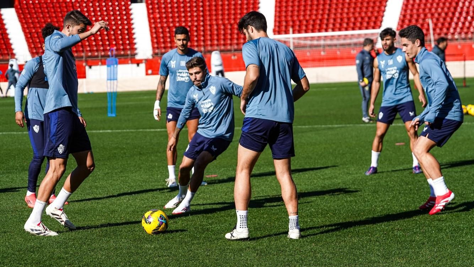 Los rojiblancos preparan el duelo ante los cordobeses.