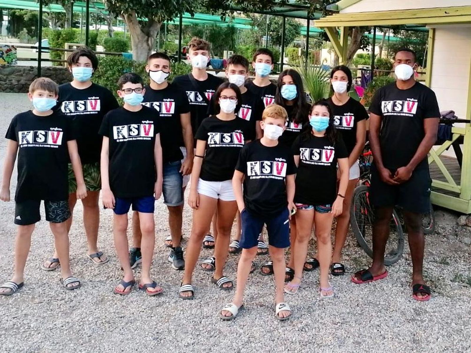 Parte de los componentes de KSV en el campamento veraniego