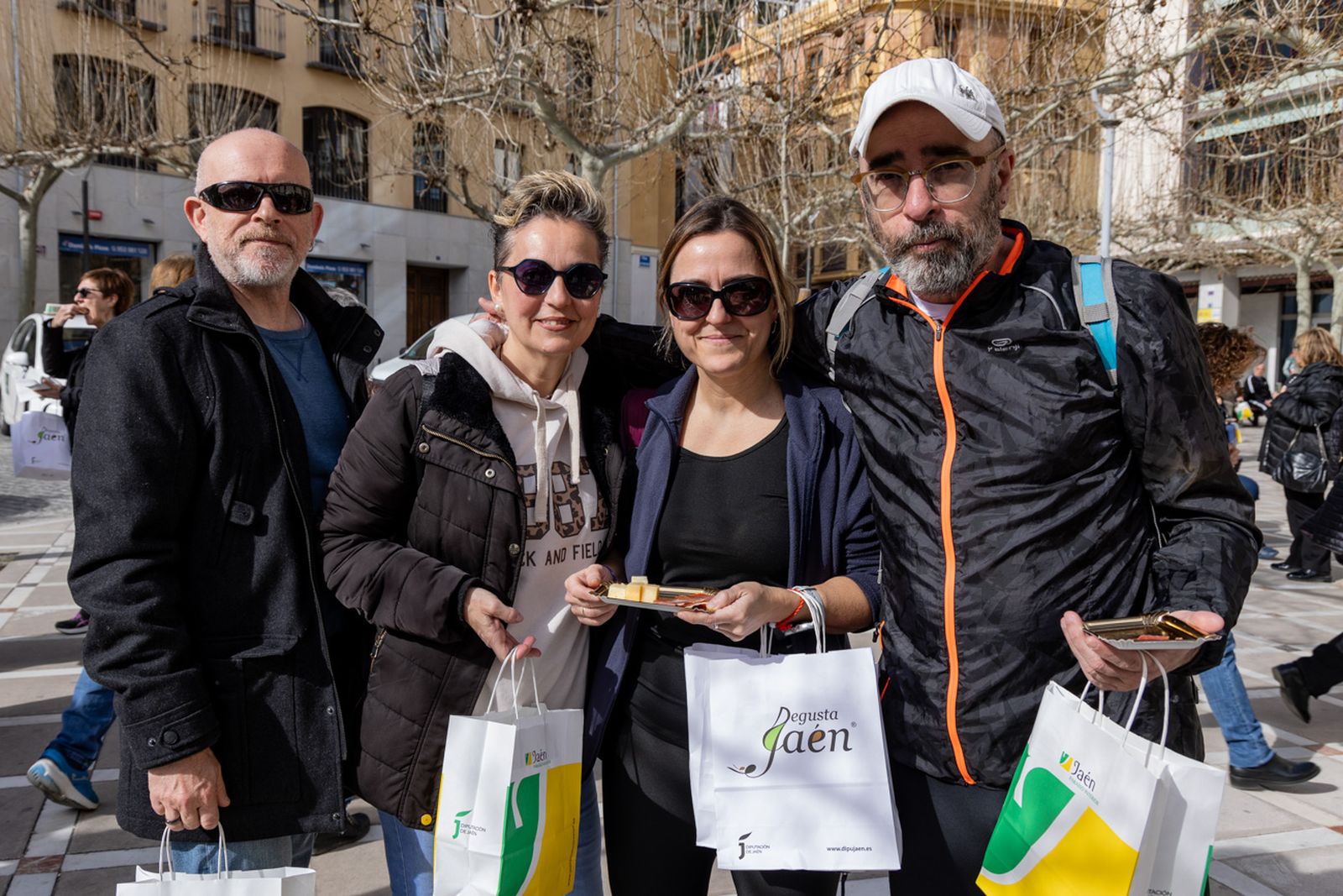 Izado de la Bandera de Andalucía y en un desayuno molinero en Jaén