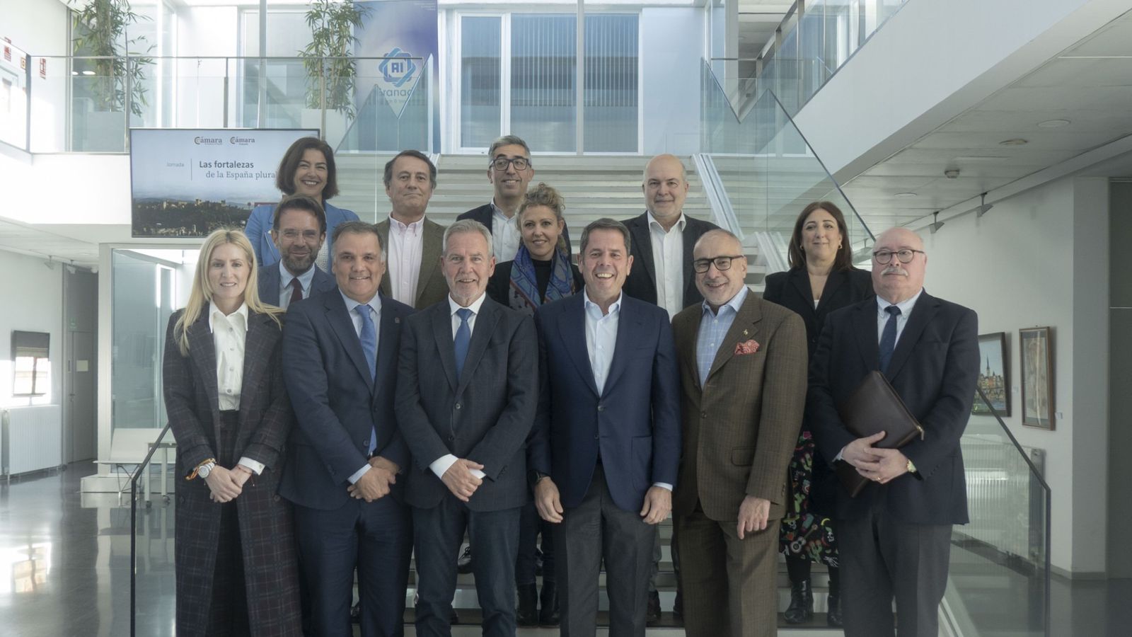 Participantes en el debate delebrado en las instalaciones de la Cámara de Comercio de Granada.