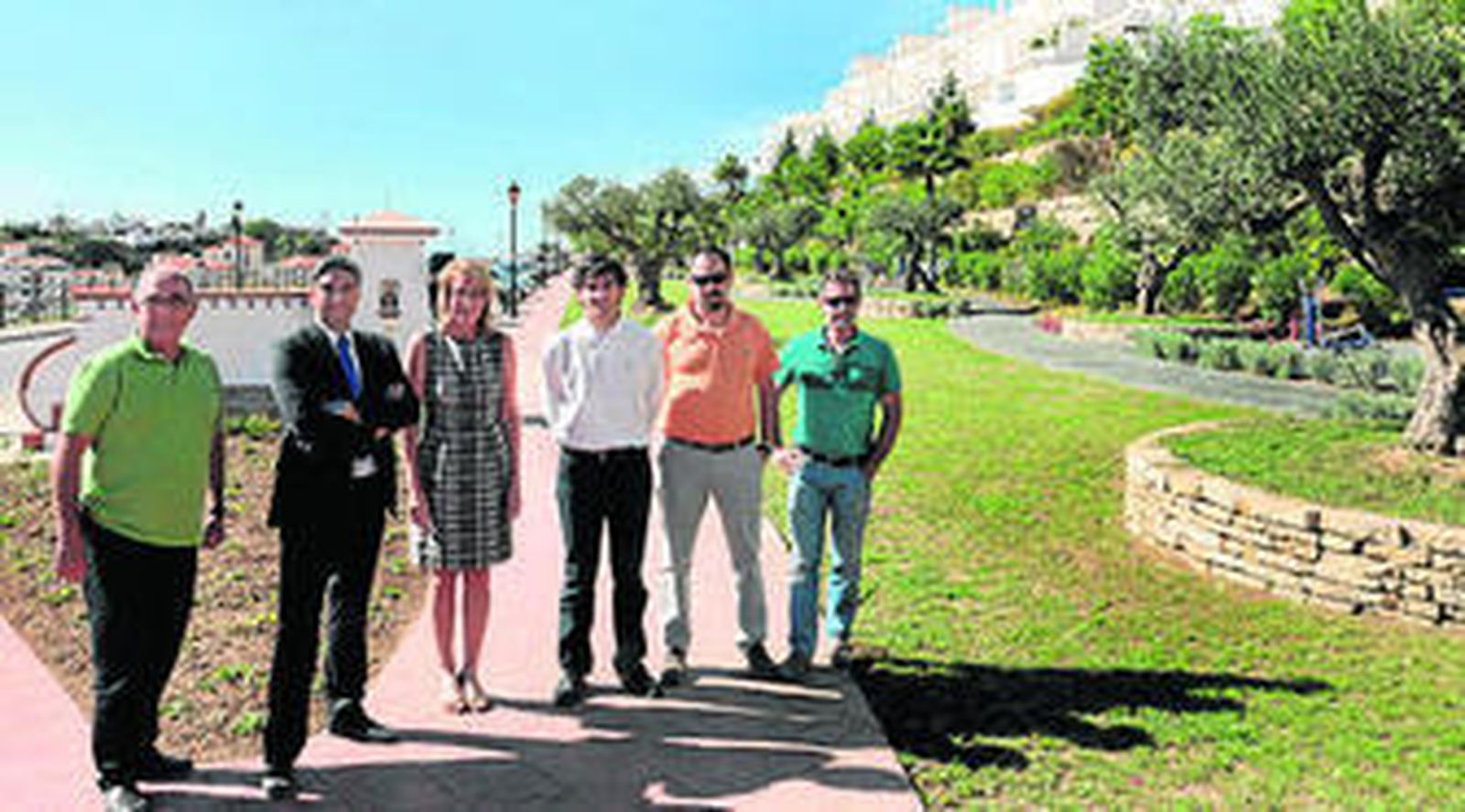 La alcaldesa, ayer, durante la inauguración del parque.