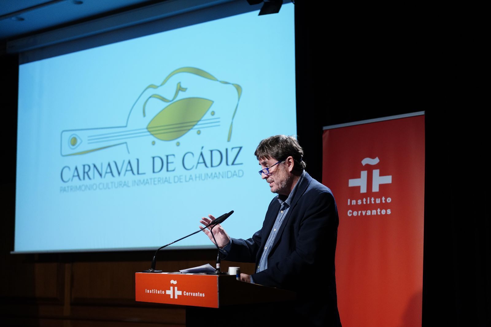 Las imágenes de la presentación de la candidatura del Carnaval de Cádiz a Patrimonio Cultural Inmaterial de la Humanidad.