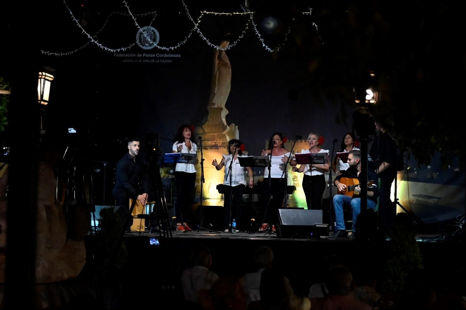 Una noche en la verbena de la Federación de Peñas Cordobesas, en imágenes