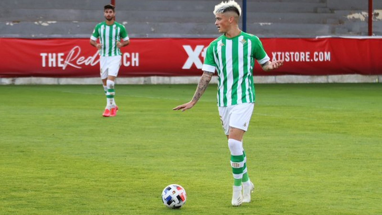 El central Geovanni durante el partido de hoy.