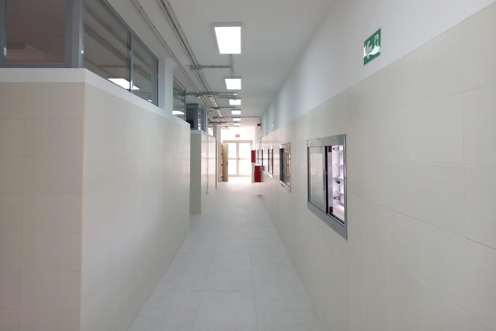 Un pasillo del instituto Dunas de Las Chapas.