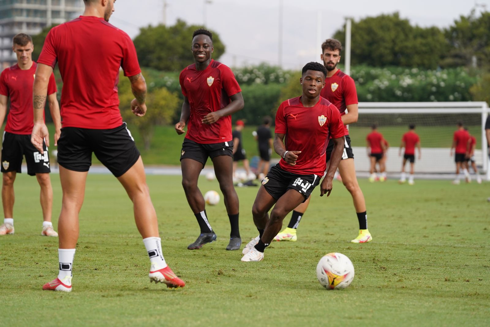 Maras, a la izquierda del rondo.