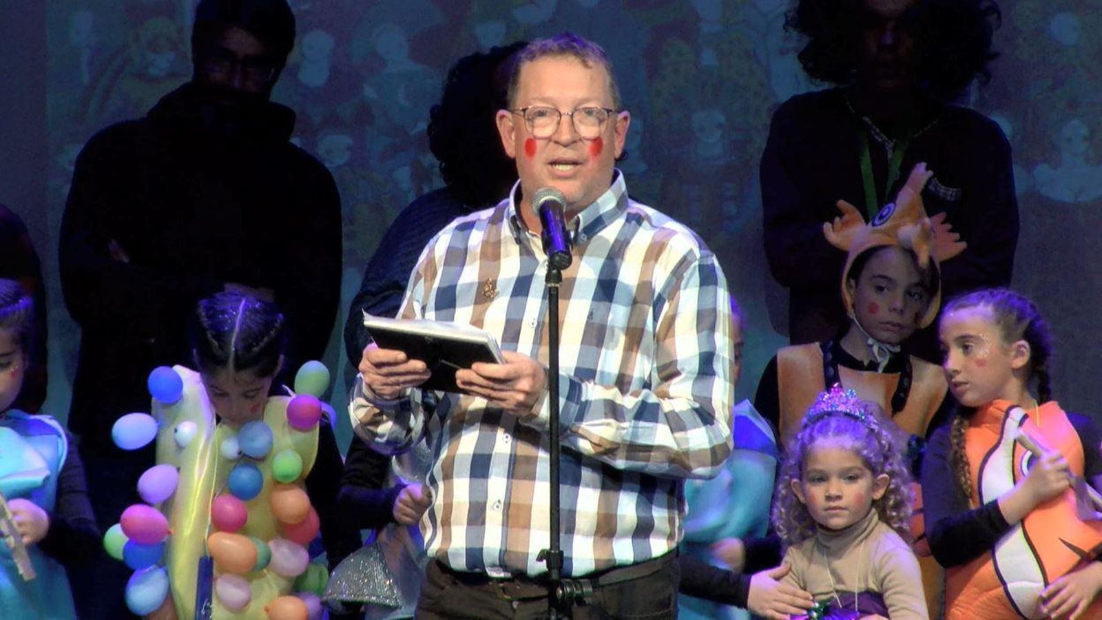 Jorge Cruces agradeció la distinción de Plumero de Oro del Carnaval 2024